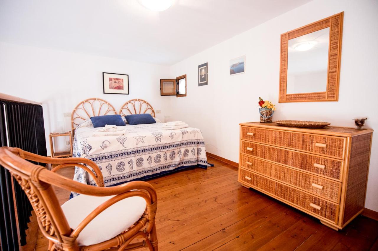 Casa Zu Peppino Apartment ลีปารี ภายนอก รูปภาพ
