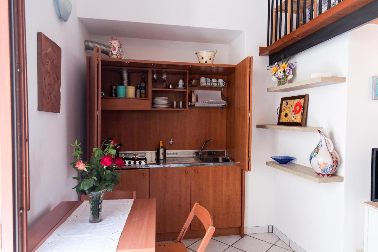 Casa Zu Peppino Apartment ลีปารี ภายนอก รูปภาพ