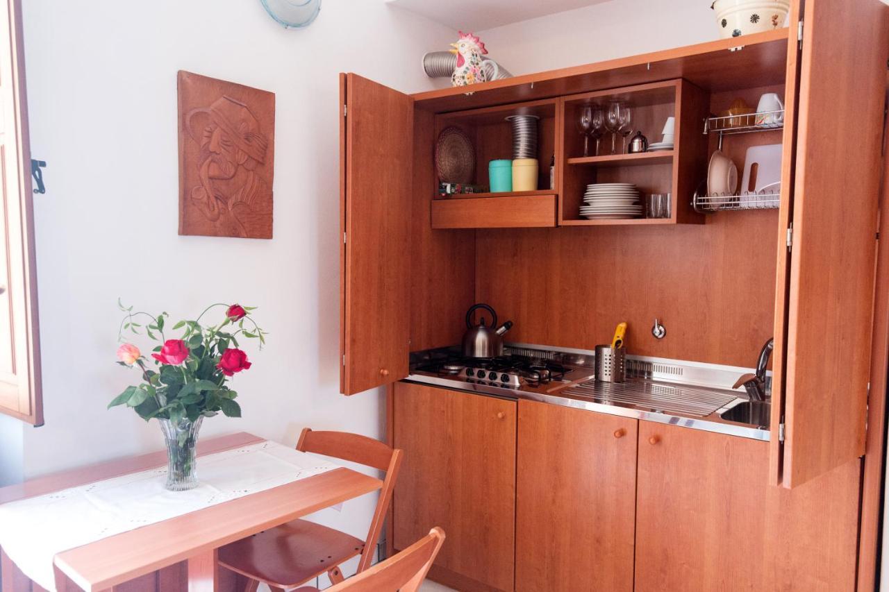 Casa Zu Peppino Apartment ลีปารี ภายนอก รูปภาพ