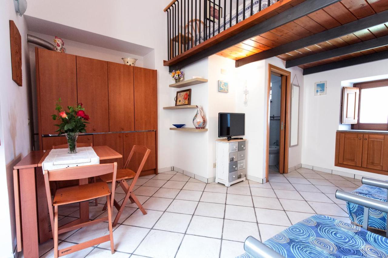 Casa Zu Peppino Apartment ลีปารี ภายนอก รูปภาพ