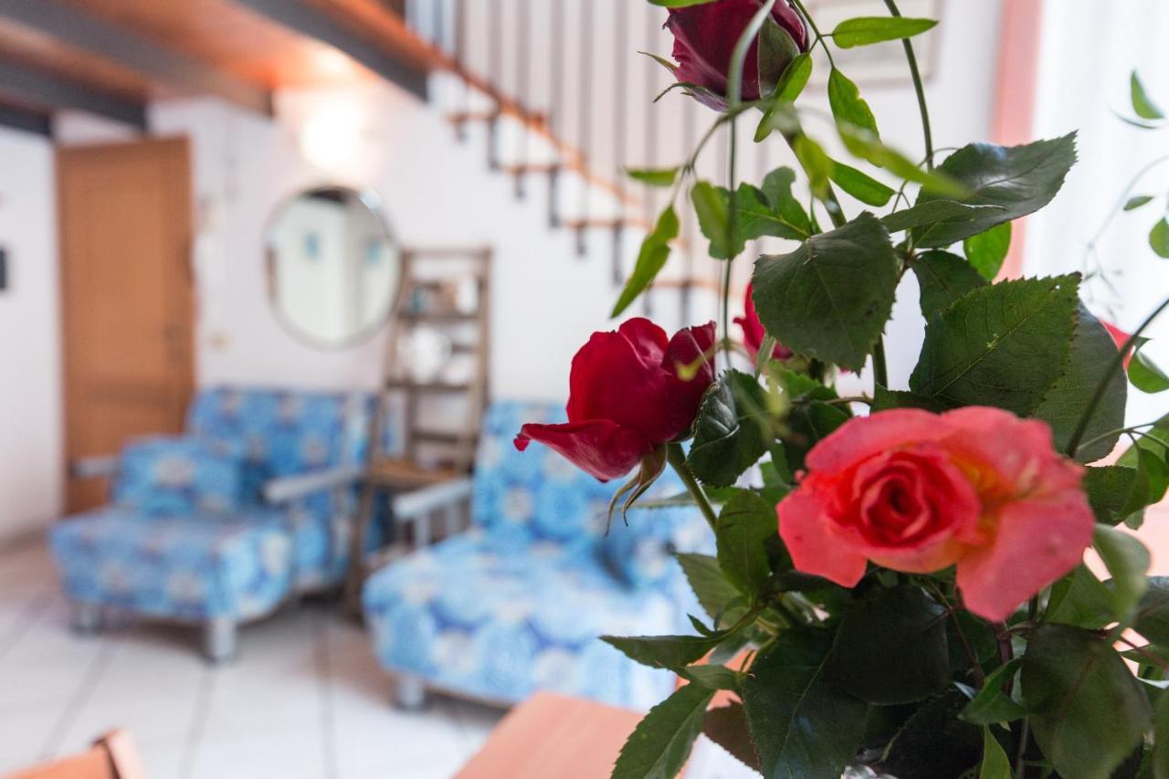 Casa Zu Peppino Apartment ลีปารี ภายนอก รูปภาพ