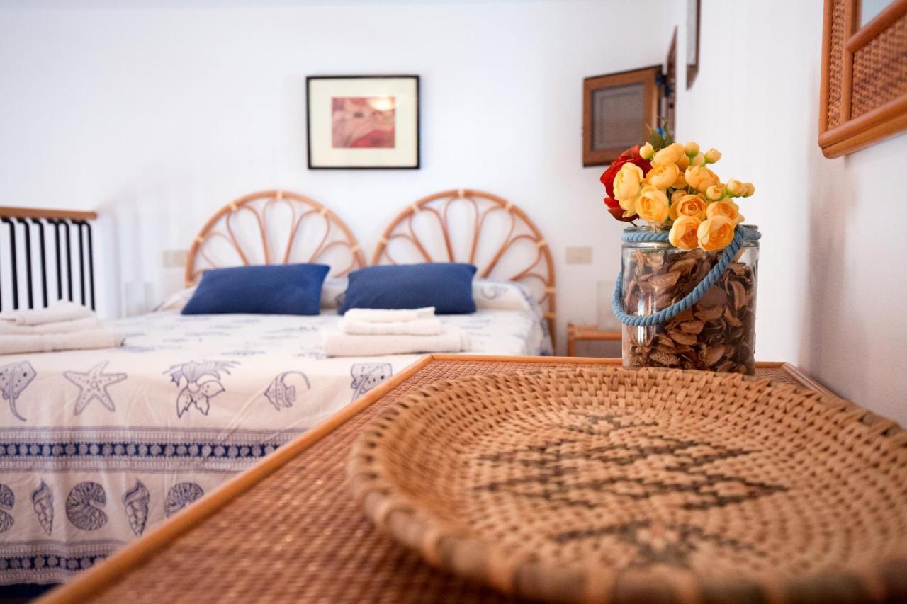 Casa Zu Peppino Apartment ลีปารี ภายนอก รูปภาพ