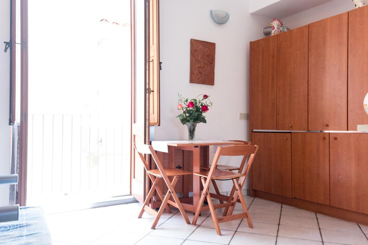 Casa Zu Peppino Apartment ลีปารี ภายนอก รูปภาพ