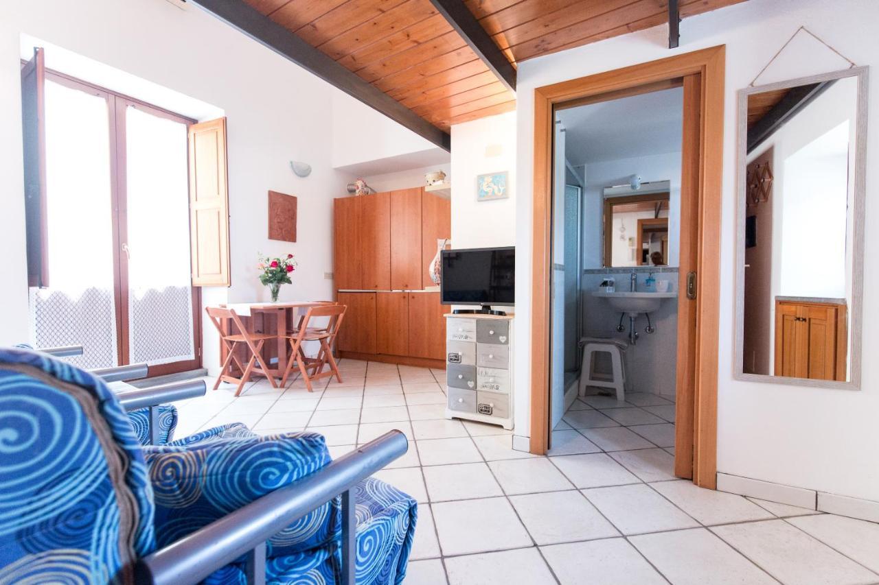 Casa Zu Peppino Apartment ลีปารี ภายนอก รูปภาพ