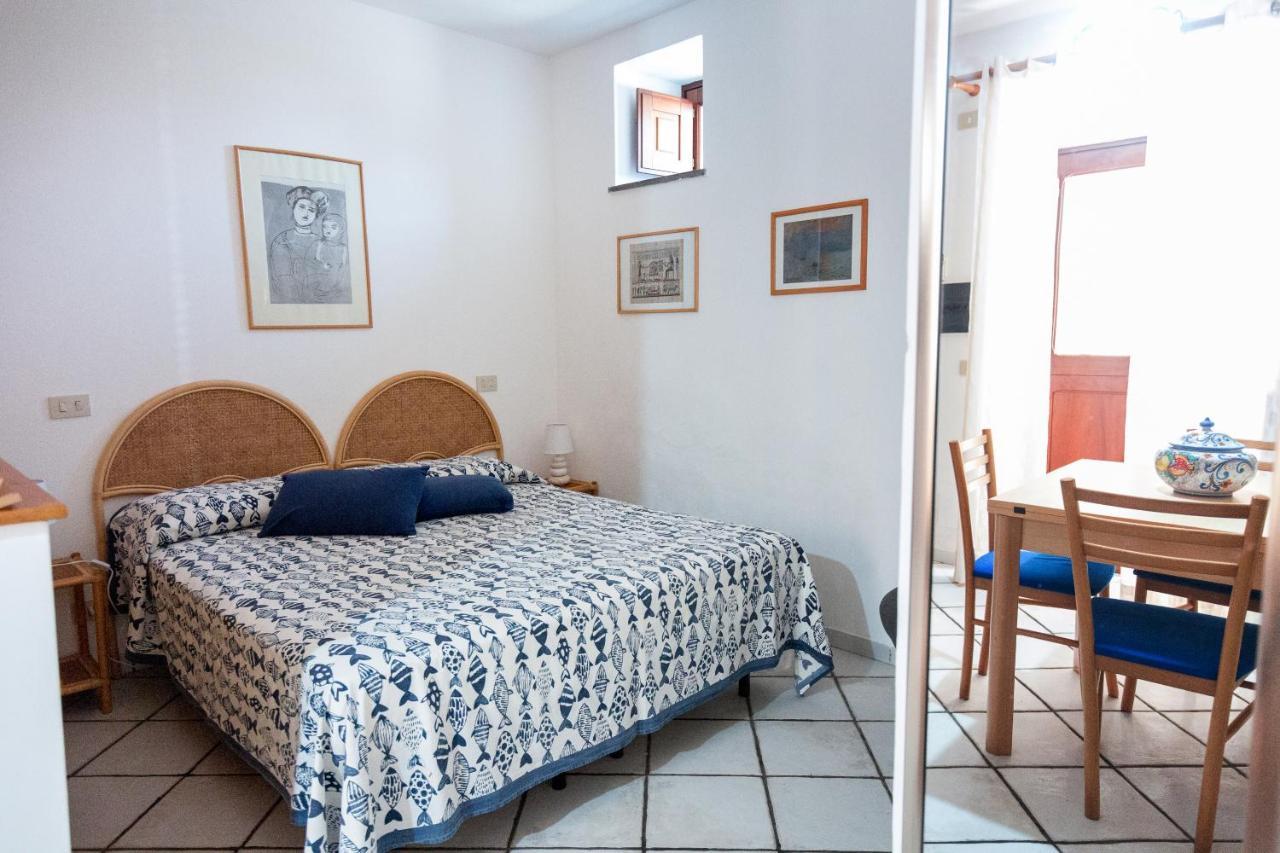Casa Zu Peppino Apartment ลีปารี ภายนอก รูปภาพ
