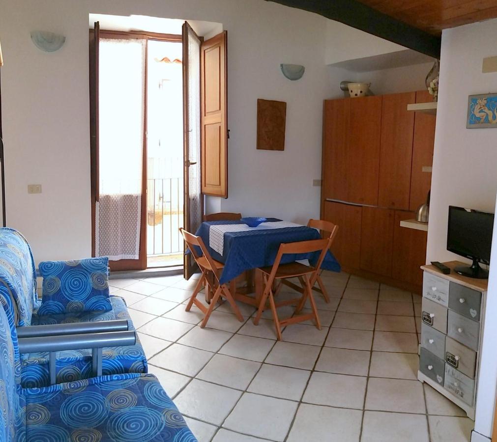 Casa Zu Peppino Apartment ลีปารี ภายนอก รูปภาพ
